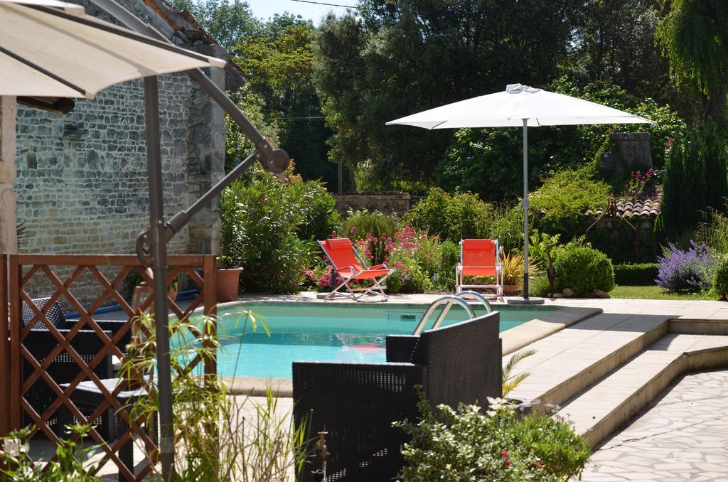 La Closerie Bed & Breakfast Nercillac Exterior foto